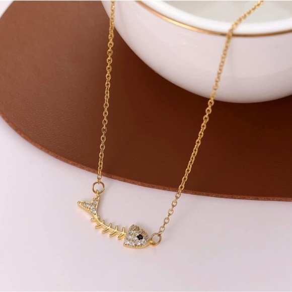 Gold 18k Gold Plated Fish Bone CZ Chain Necklace - Picture 3 of 3